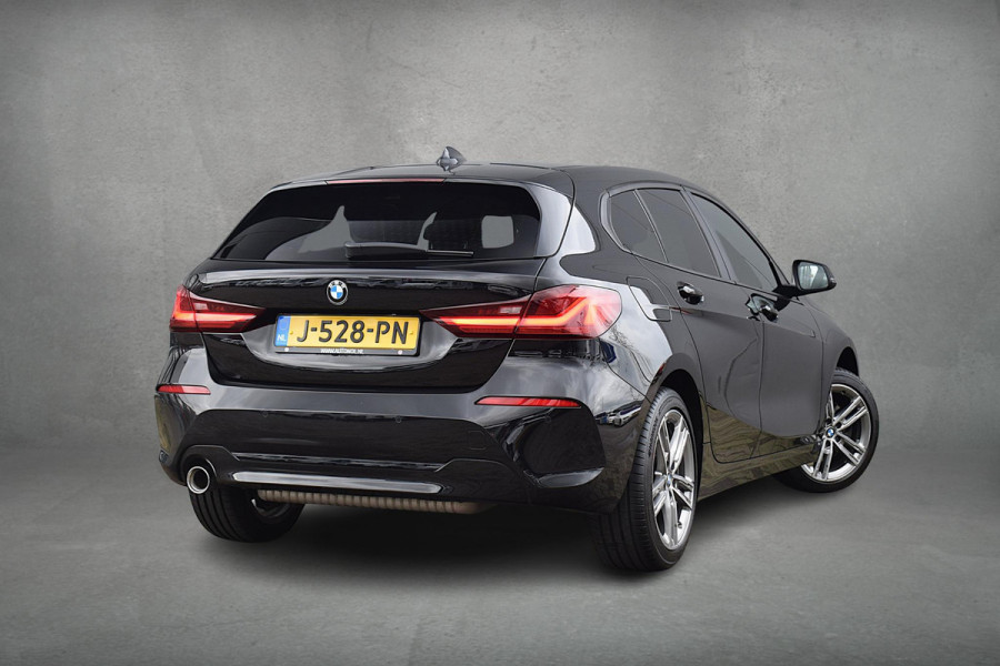 BMW 1-serie 118i Executive Edition | Pano | Apple CarPlay | LED | Virtual