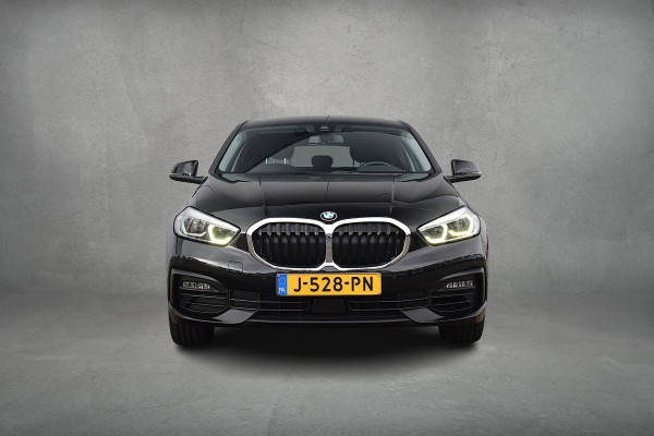 BMW 1-serie 118i Executive Edition | Pano | Apple CarPlay | LED | Virtual