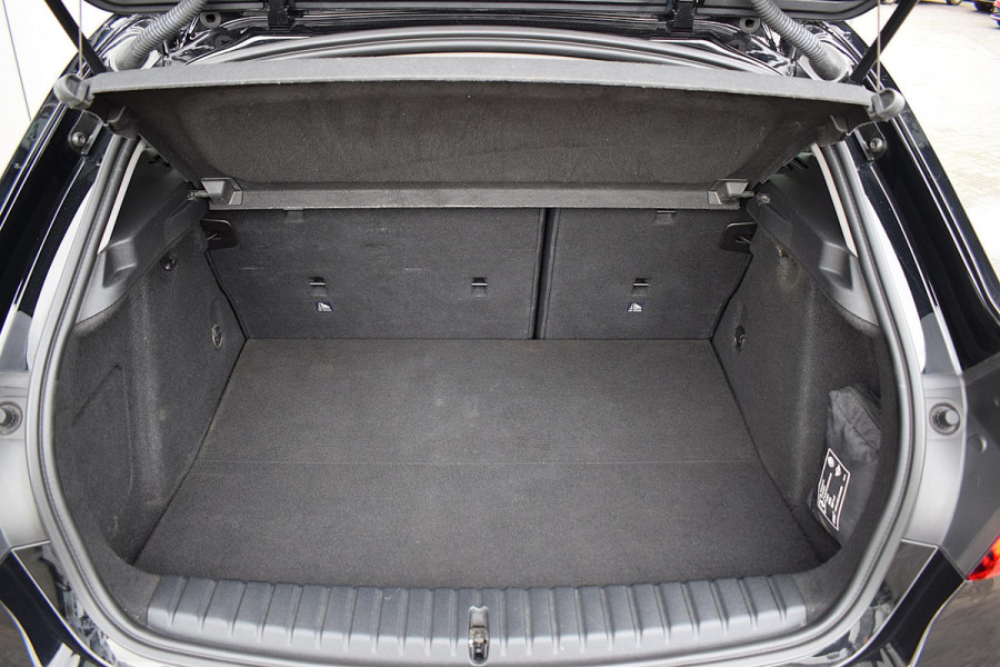 BMW 1-serie 118i Executive Edition | Pano | Apple CarPlay | LED | Virtual