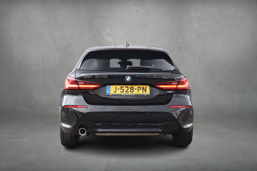 BMW 1-serie 118i Executive Edition | Pano | Apple CarPlay | LED | Virtual