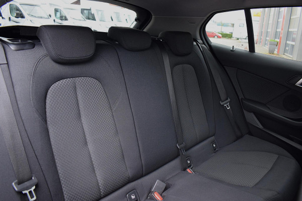 BMW 1-serie 118i Executive Edition | Pano | Apple CarPlay | LED | Virtual