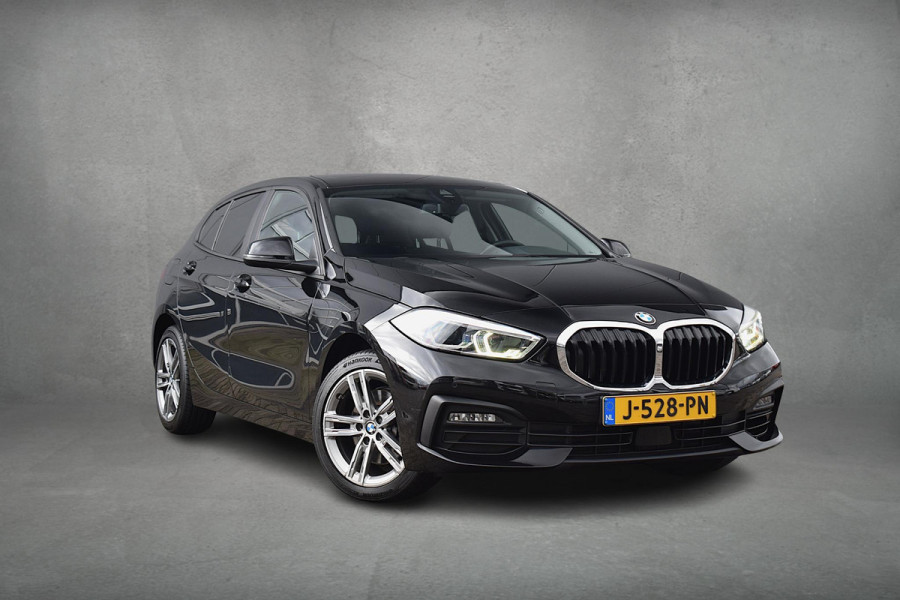 BMW 1-serie 118i Executive Edition | Pano | Apple CarPlay | LED | Virtual