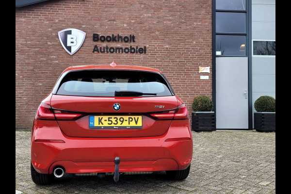 BMW 1-serie 118i High Exe, Mokka leer, Trekhaak (1e eig. BTW NAP)