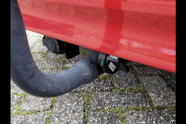 BMW 1-serie 118i High Exe, Mokka leer, Trekhaak (1e eig. BTW NAP)