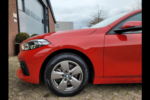 BMW 1-serie 118i High Exe, Mokka leer, Trekhaak (1e eig. BTW NAP)