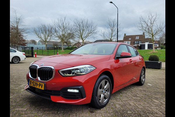 BMW 1-serie 118i High Exe, Mokka leer, Trekhaak (1e eig. BTW NAP)