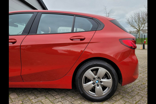 BMW 1-serie 118i High Exe, Mokka leer, Trekhaak (1e eig. BTW NAP)