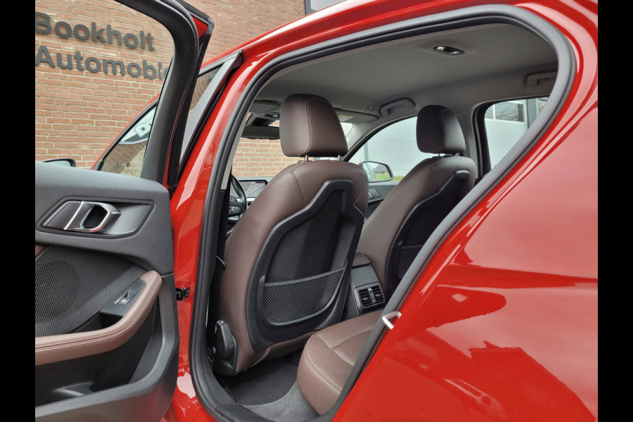 BMW 1-serie 118i High Exe, Mokka leer, Trekhaak (1e eig. BTW NAP)