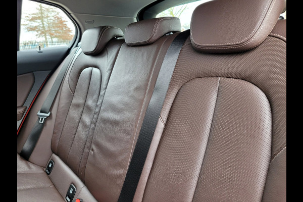 BMW 1-serie 118i High Exe, Mokka leer, Trekhaak (1e eig. BTW NAP)