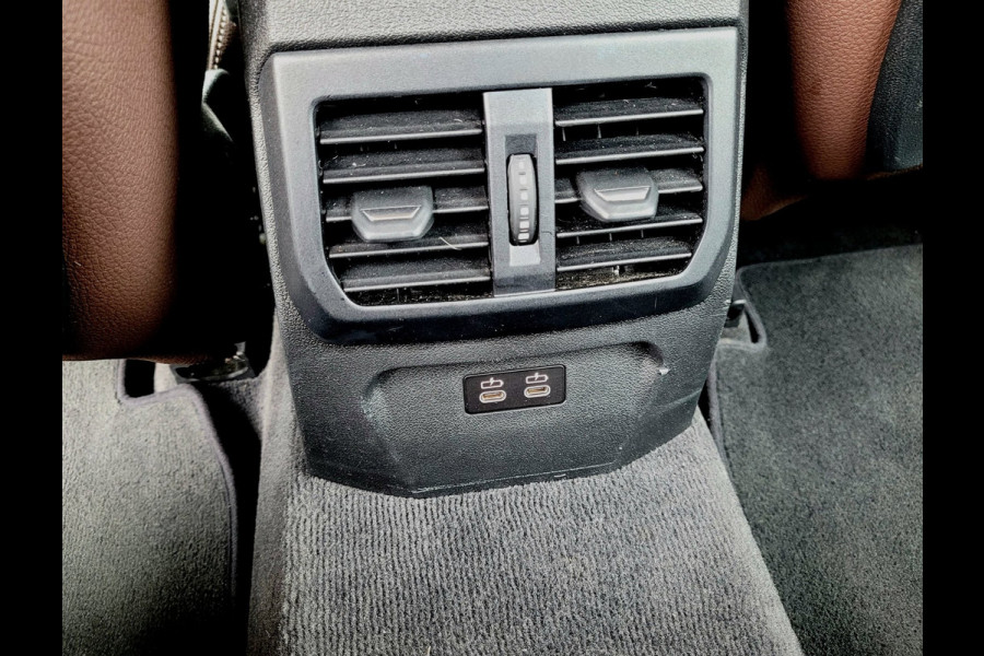 BMW 1-serie 118i High Exe, Mokka leer, Trekhaak (1e eig. BTW NAP)