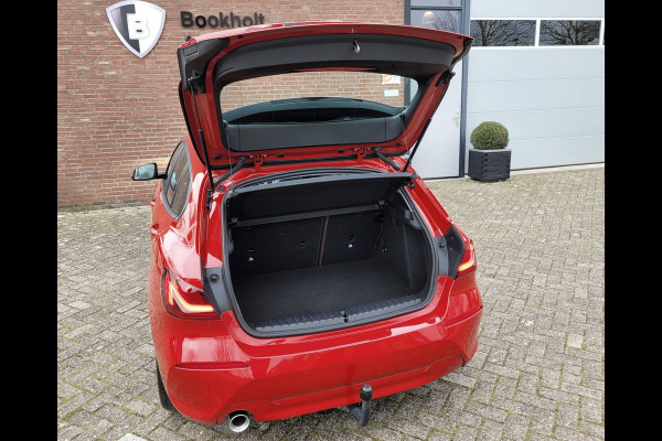 BMW 1-serie 118i High Exe, Mokka leer, Trekhaak (1e eig. BTW NAP)