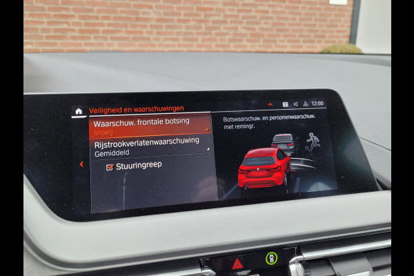 BMW 1-serie 118i High Exe, Mokka leer, Trekhaak (1e eig. BTW NAP)