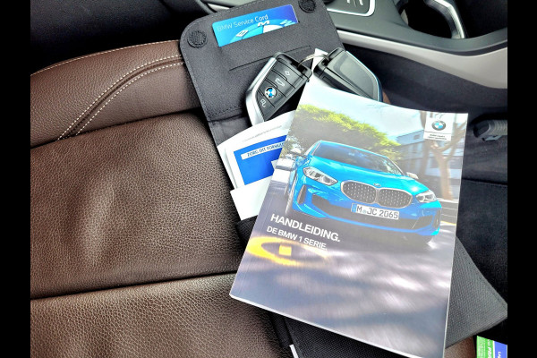 BMW 1-serie 118i High Exe, Mokka leer, Trekhaak (1e eig. BTW NAP)