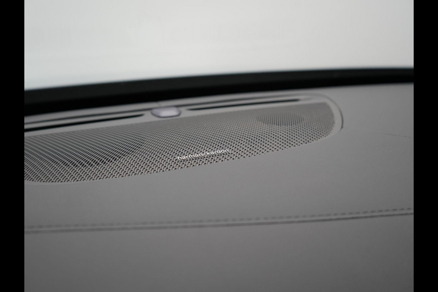 Volvo XC90 T8 Recharge AWD Plus Dark 7 Persoons LONG RANGE Plug In Hybrid 455pk Dealer O.H. PHEV | Trekhaak Af Fabriek | Panodak | Adaptive Cruise | Camera | Harman / Kardon | Lederen Sportstoelen Memory & Verwarmd | Google Assistent | Stuur Verwarmd | Keyless | Blis | 22"L.M |