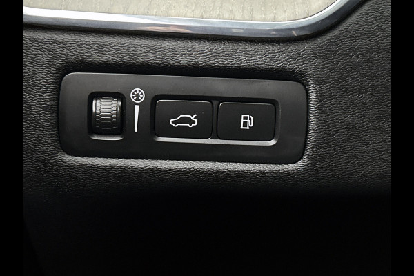 Volvo XC60 2.0 T6 250KW AWD hybrid Inscription / Panoramadak / Trekhaak / Leder lux./Stuur-Stoelverw / Pdc+camera / Audio & Park Ass./ Lighting / Apk 06-2027