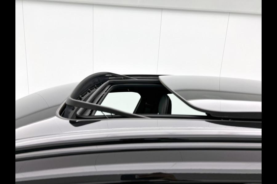 Volvo V60 T8 Hybride SOH 94% AWD R-Design / Panoramadak / Leder / Navigatie / Adap. Cruise / Pdc.V+A / Stuur- Stoelverwarming / Apk 01-2028