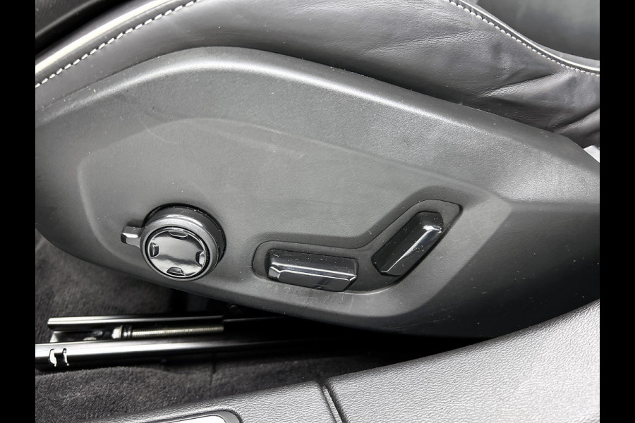 Volvo V60 T8 Hybride SOH 94% AWD R-Design / Panoramadak / Leder / Navigatie / Adap. Cruise / Pdc.V+A / Stuur- Stoelverwarming / Apk 01-2028