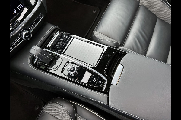 Volvo V60 T8 Hybride SOH 94% AWD R-Design / Panoramadak / Leder / Navigatie / Adap. Cruise / Pdc.V+A / Stuur- Stoelverwarming / Apk 01-2028