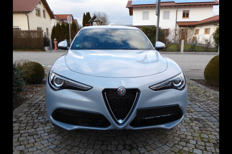 Alfa Romeo Stelvio 2.0T Q4 Ti (206kW/280pk) ** Bi-XENON/LED, NAVI+, LEDER, ACC, 19-inch LMV, MEM ** 1e EIG - 22.800 km - UNFALLFREI ** ** INFORMEER OOK NAAR ONZE AANTREKKELIJKE FINANCIAL-LEASE TARIEVEN **