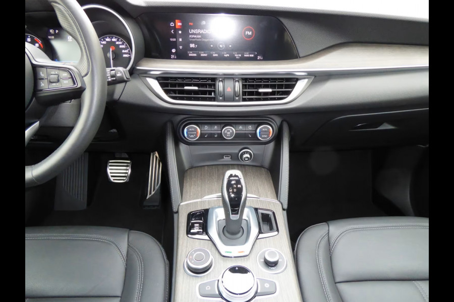Alfa Romeo Stelvio 2.0T Q4 Ti (206kW/280pk) ** Bi-XENON/LED, NAVI+, LEDER, ACC, 19-inch LMV, MEM ** 1e EIG - 22.800 km - UNFALLFREI ** ** INFORMEER OOK NAAR ONZE AANTREKKELIJKE FINANCIAL-LEASE TARIEVEN **