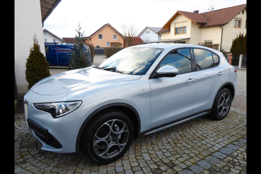 Alfa Romeo Stelvio 2.0T Q4 Ti (206kW/280pk) ** Bi-XENON/LED, NAVI+, LEDER, ACC, 19-inch LMV, MEM ** 1e EIG - 22.800 km - UNFALLFREI ** ** INFORMEER OOK NAAR ONZE AANTREKKELIJKE FINANCIAL-LEASE TARIEVEN **