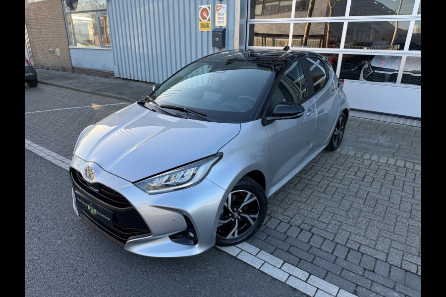 Toyota Yaris 1.5 Hybrid 130 Executive Apple CarPlay Bi-Tone