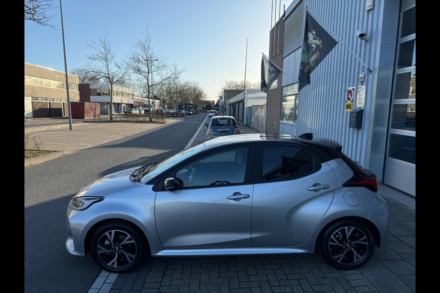 Toyota Yaris 1.5 Hybrid 130 Executive Apple CarPlay Bi-Tone