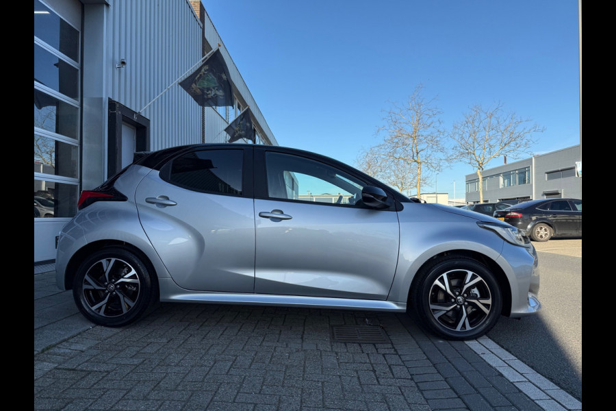 Toyota Yaris 1.5 Hybrid 130 Executive Apple CarPlay Bi-Tone