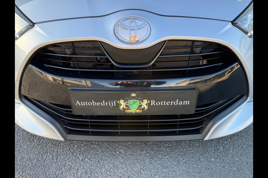 Toyota Yaris 1.5 Hybrid 130 Executive Apple CarPlay Bi-Tone