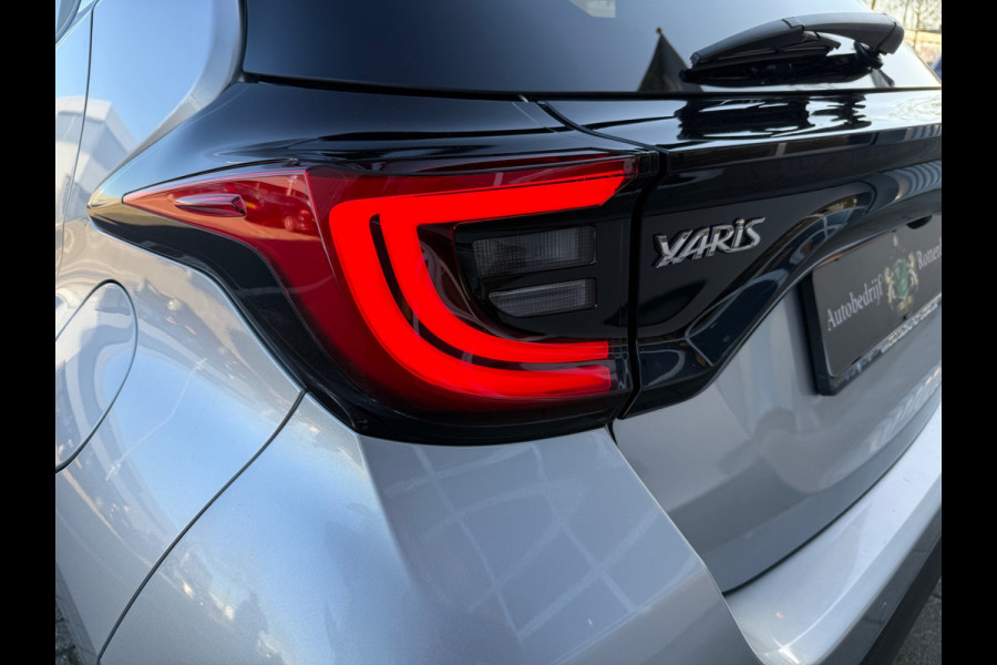 Toyota Yaris 1.5 Hybrid 130 Executive Apple CarPlay Bi-Tone