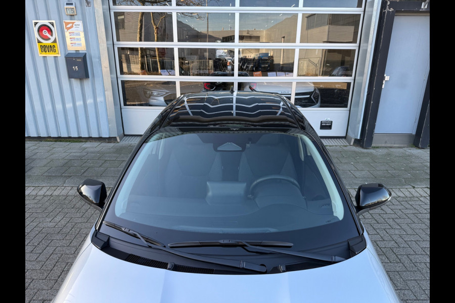 Toyota Yaris 1.5 Hybrid 130 Executive Apple CarPlay Bi-Tone