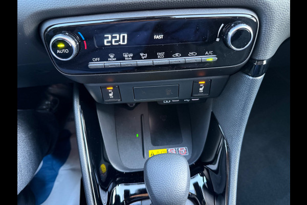 Toyota Yaris 1.5 Hybrid 130 Executive Apple CarPlay Bi-Tone