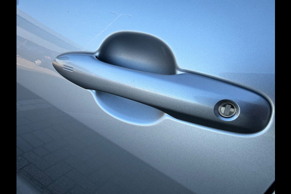 Toyota Yaris 1.5 Hybrid 130 Executive Apple CarPlay Bi-Tone