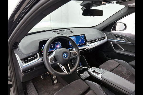 BMW X1 xDrive25e 245PK! PLUG-In M Sport BLACK-LINE | CARPLAY | CAMERA