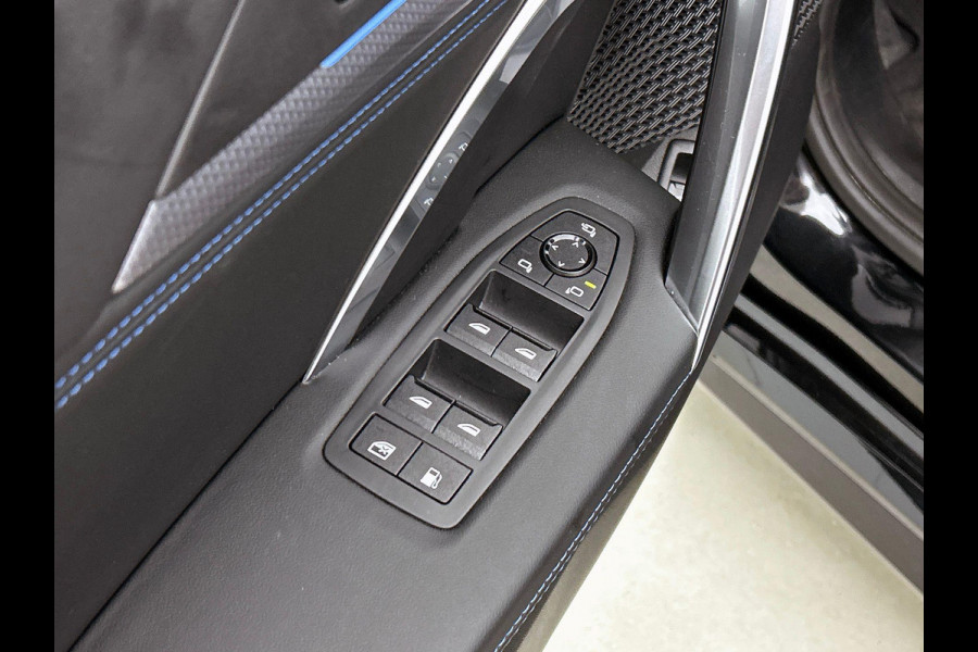 BMW X1 xDrive25e 245PK! PLUG-In M Sport BLACK-LINE | CARPLAY | CAMERA