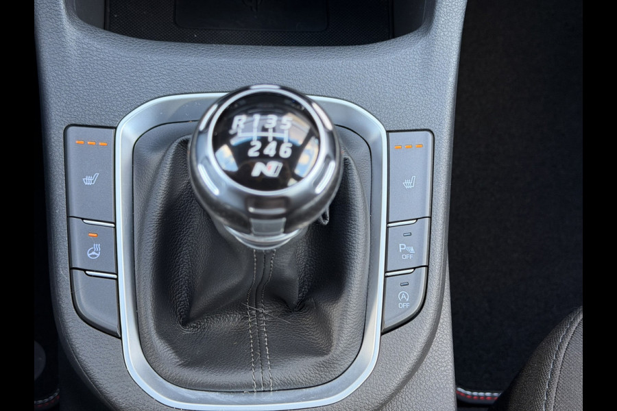 Hyundai i30 Fastback 1.4 T-GDI N-Line Pano 18'' CarPlay Keyless