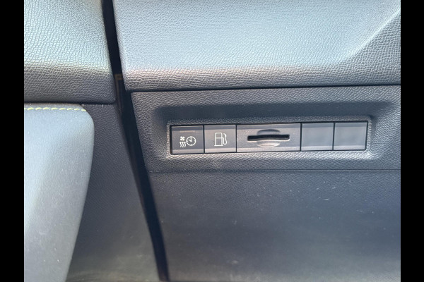 Peugeot 308 1.6 HYbrid 225 | Zwarte hemel | Adaptive cruise control | Prijs is rijklaar!