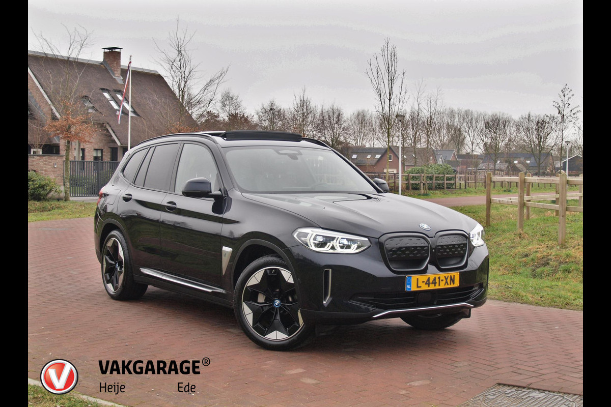 BMW iX3 High Executive 80 kWh | Panoramadak | 360 Camera | Harman Kardon | Head-Up Display | Apple Carplay |