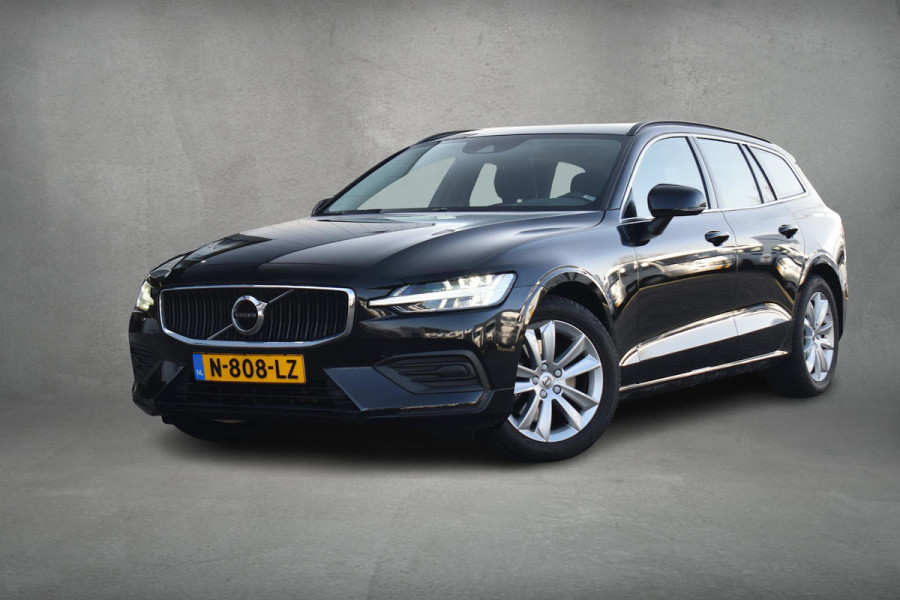 Volvo V60 2.0 B3 Momentum Business | Trekhaak | Apple CarPlay | ACC | Climate