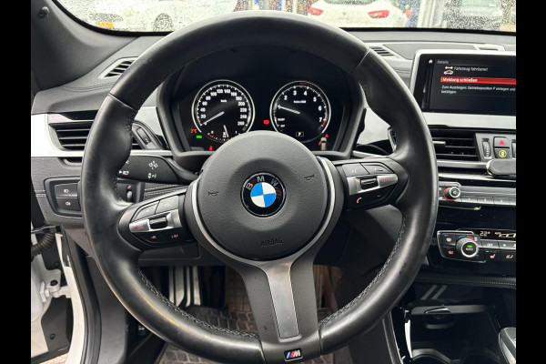 BMW X1 xDrive25e M Sport | Bellen voor bezichtiging | 220 PK PHEV | Plug-in Hybride | M pakket | Trekhaak | 19 inch | Camera | Sportstoelen | Stoelverwarming | Adaptive Led | Individual dakhemel | Elektrische achterklep | SCI