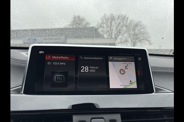 BMW X1 xDrive25e M Sport | Bellen voor bezichtiging | 220 PK PHEV | Plug-in Hybride | M pakket | Trekhaak | 19 inch | Camera | Sportstoelen | Stoelverwarming | Adaptive Led | Individual dakhemel | Elektrische achterklep | SCI