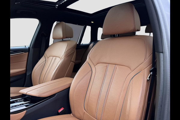 BMW 5 Serie Touring 530e xDrive M-Sport | Pano | Trekhaak | Laser | Harman Kardon | Head Up | Comfortstoelen elektrisch | ACC