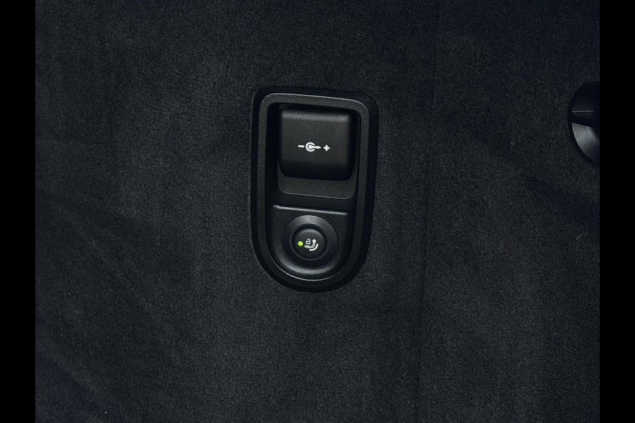 BMW 5 Serie Touring 530e xDrive M-Sport | Pano | Trekhaak | Laser | Harman Kardon | Head Up | Comfortstoelen elektrisch | ACC