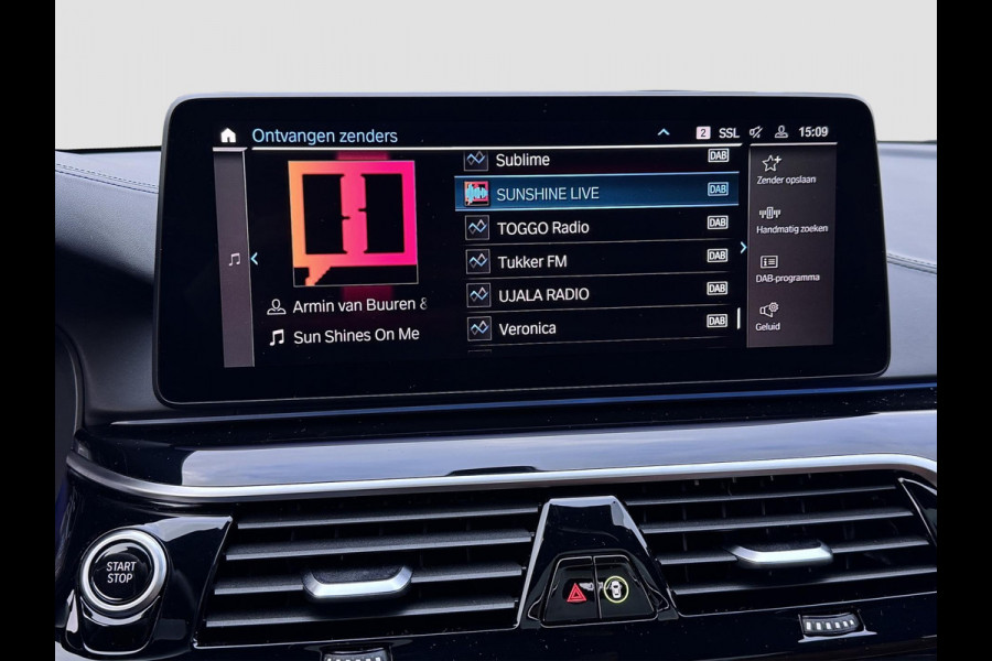 BMW 5 Serie Touring 530e xDrive M-Sport | Pano | Trekhaak | Laser | Harman Kardon | Head Up | Comfortstoelen elektrisch | ACC