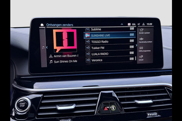 BMW 5 Serie Touring 530e xDrive M-Sport | Pano | Trekhaak | Laser | Harman Kardon | Head Up | Comfortstoelen elektrisch | ACC