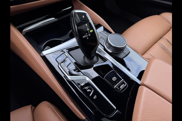 BMW 5 Serie Touring 530e xDrive M-Sport | Pano | Trekhaak | Laser | Harman Kardon | Head Up | Comfortstoelen elektrisch | ACC