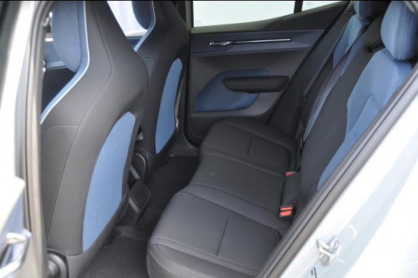 Volvo EX30 428PK Automaat Twin Motor Performance Plus /Adaptieve Cruise Control/ Dodehoek Detectie / Parkeersensoren voor en achter/ Achteruitrijcamera/ Warmtepomp/ Google Services/