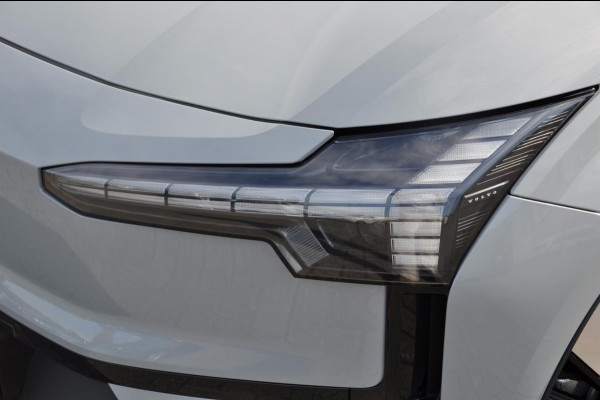 Volvo EX30 428PK Automaat Twin Motor Performance Plus /Adaptieve Cruise Control/ Dodehoek Detectie / Parkeersensoren voor en achter/ Achteruitrijcamera/ Warmtepomp/ Google Services/