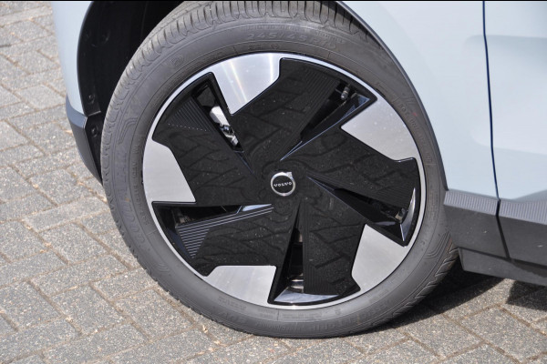 Volvo EX30 428PK Automaat Twin Motor Performance Plus /Adaptieve Cruise Control/ Dodehoek Detectie / Parkeersensoren voor en achter/ Achteruitrijcamera/ Warmtepomp/ Google Services/