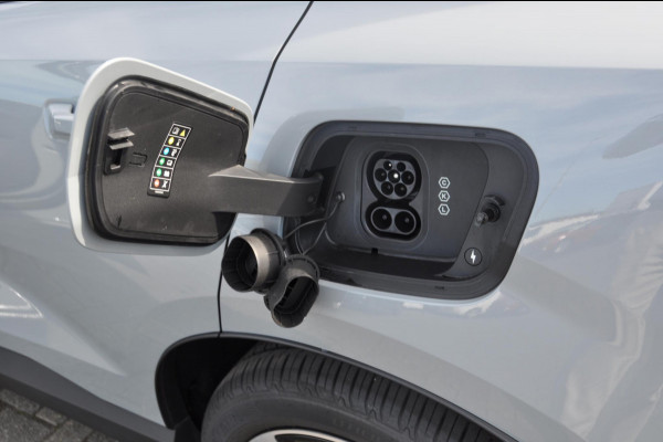 Volvo EX30 428PK Automaat Twin Motor Performance Plus /Adaptieve Cruise Control/ Dodehoek Detectie / Parkeersensoren voor en achter/ Achteruitrijcamera/ Warmtepomp/ Google Services/